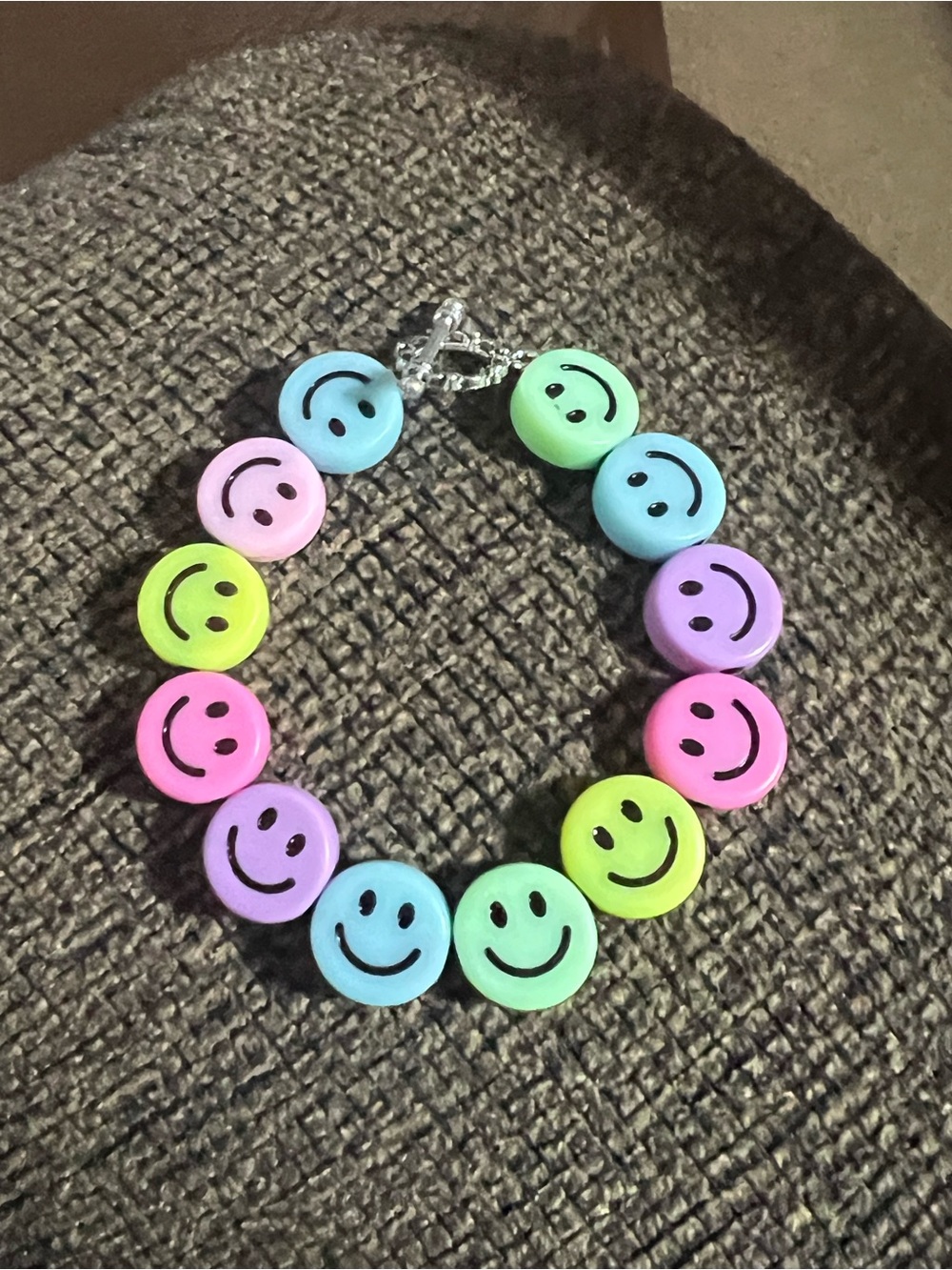 Pastel Smiley Face Bead Bracelet - Neon Rainbow B236